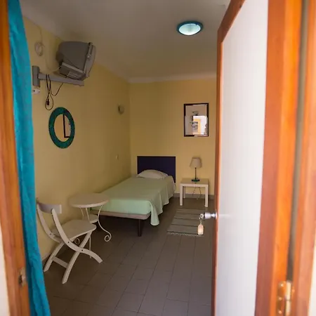 Hi - De Juventude Hostel