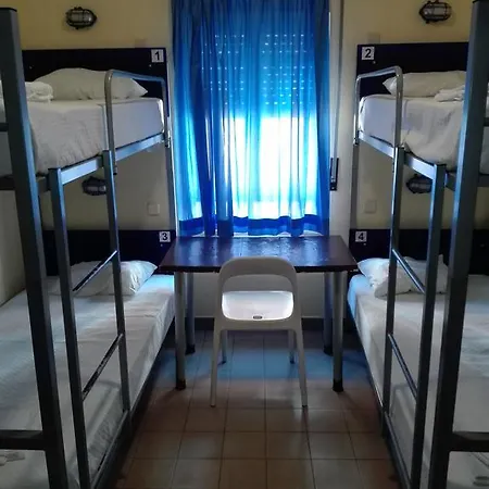 Hi - De Juventude Hostel Lagos