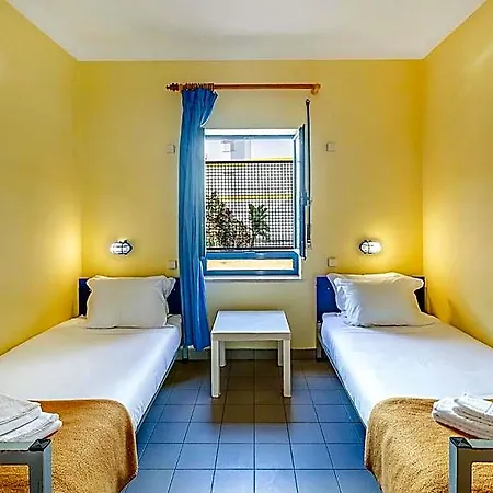 Hi - De Juventude Hostel Lagos